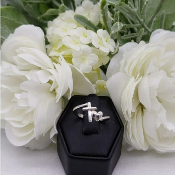 ♥️ JOYFUL HEART STERLING SILVER RING - Picture 2 of 4